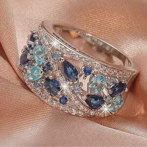 💙 Elegant Silver and Blue Gemstone Ring 💙